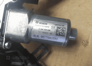 PEUGEOT 308 II T9 HATCHBACK SILNICZEK RAMIĘ WYCIERACZKI 2