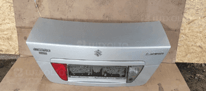 Klapa bagażnika Suzuki Liana Sedan 1