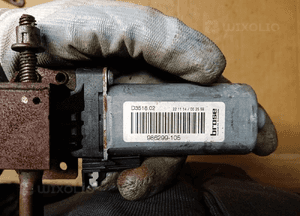 Silniczek regulacji fotela siedzenia Mercedes GL X166 W166 986299-105 4