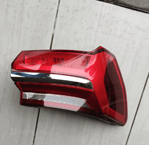 LAMPa tył lewa a6 c8 1