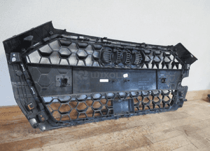 Grill gril atrapa audi A1 ii s-line 2018- 13
