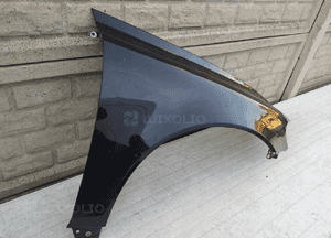Volvo C70 2005- blotnik przedni prawy 3