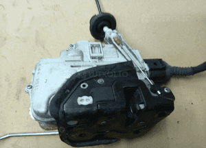 Audi A4 B7 zamek drzwi przod przedni prawy 1