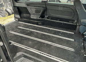 Mercedes 447 v klasa Metris Vito  tapicerka szyna zamek boczek wnętrze boczki tapicerka long  wnętrze  dywan 4