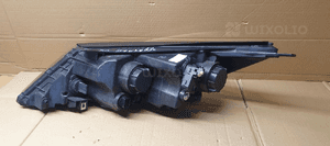 Lampa prawy przód przednia prawa Kia Sportage III 3 6