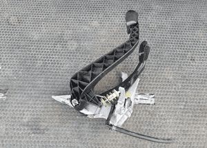 Pedaly 8E1721117D Pedal Hamulca Pompka Sprzegla Stelaz Manual Europa AUDI A4 B6 B7 8E1721117D 8E1721316 8