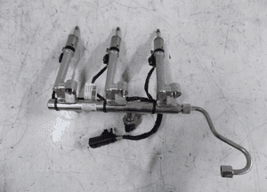 VOLVO XC40 1.5 TB LISTWA WTRYSKOWA WTRYSKI 32257109 0261500406 1