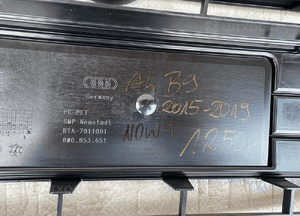 Audi A4 B9 grill atrapa 15- 3