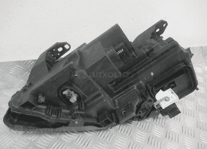 Lampa przednia przód prawa mercedes gla W156 bi-xenon A1569061800 2013-2017 17