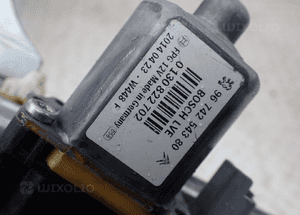 Elektryczny podnośnik szyby prawy przód citroen peugeot 208 9673154380  !!! 4