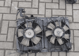 Chłodnica wody cieczy honda civic 8 sedan 1.8 benzyna wentylator klimatyzacja 1