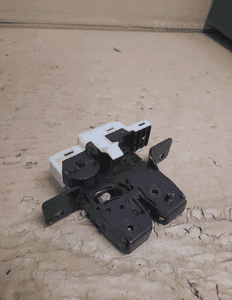 Zamek klapy bagażnika renault scenic ii 8200075240 5
