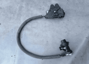 Zamek klapy Mercedes C Klasa W204 sedan 2047500185 1
