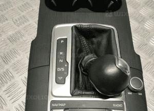 AUDI A3 8V5 TUNEL GAŁKA MIESZEK BIEGÓW 8V1864261G 9