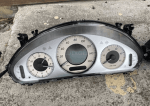 Mercedes e 211 biały licznik zegary diesel avantgarde 10