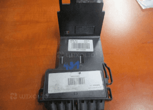 BEZPIECZNIK AKUMULATORA KLEMA 308 9663704680 1