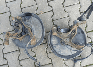 Audi A4 B6  B7 zwrotnica piasta tył tylna prawa lewa 3