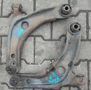 Toyota Yaris II   wahacz przód przedni prawy lewy  06-11
