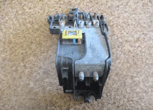 BEZPIECZNIK AKUMULATORA KLEMA 308 9660222380 6