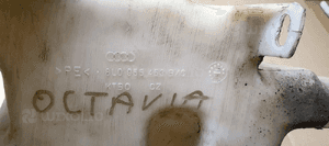 Zbiorniczek płynu spryskiwaczy pompka Skoda Octavia I 1.9 TDI 8L0955453B 5