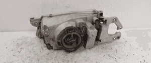 Przod przednia lampa prawa mazda 323F 3