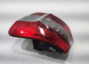 Lampa prawa tył tylna błotnika citroen C5 iii X7 sedan 9675061480 2008-2011 4