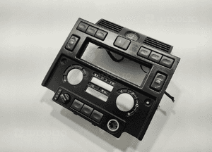 RAMKA OSŁONA DESKI ROZDZIELCZEJ RADIA LAND ROVER DEFENDER 7H12-045F67 07-14 2