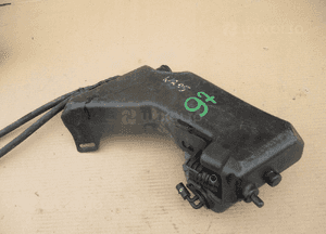 ZBIORNICZEK SPRYSKIWACZY MERCEDES W205 C KLASA 1