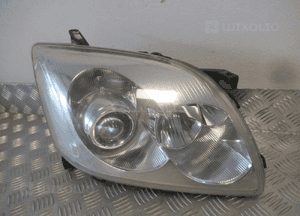 Lampa przednia przód prawa toyota avensis ii T25 soczewka 2003-2006 2