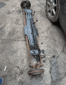 Mazda 323 323f BJ 98-03 Sanki belka wahaczami tył 5
