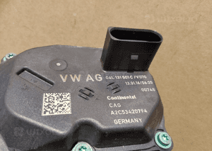 VW Passat B8 1.6 TDI przepustnica spalin  EGR 04L131501C 3