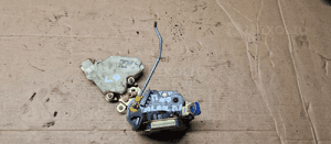 Zamek drzwi lewy lewy przód przedni Nissan Almera Tino 8055361U66 1