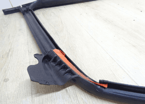 Tesla S uszczelka drzwi tylne lewe 6009585-00-I 6