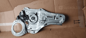 Mechanizm podnośnik szyby prawy przód Kia Sportage III 82480-3U110 3