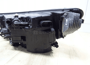 Volvo XC40 2018 Prawa strona Lampy przednie 2