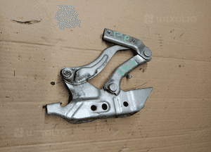Zawias maski prawy przód Mercedes W169 A1698800228 1