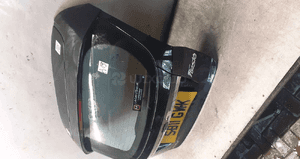 Klapa tył tylna bagażnika ford fiesta MK.7 7 vii D9 czarny hb 3