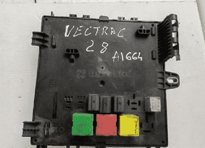 SKRZYNKA BEZPIECZNIKÓW MODUŁ OPEL VECTRA C 2.8 460023230 1