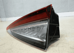 Skoda enyaq iv lampa prawy tył tylna led w klapę 5