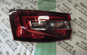 Skoda superb 3 kombi 3V9 lampa prawa i lewa led 1