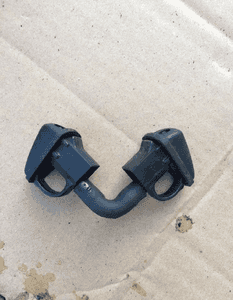 Spryskiwacze szyby czołowej na maskę Land Rover Discovery 3 III