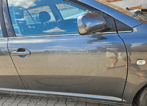 Toyota Avensis T25  drzwi przód przednie   prawe 1F6 1