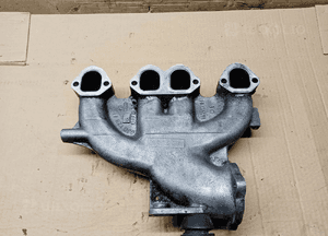 Kolektor ssący VW Caddy III 1.9 TDI 03G129713 4