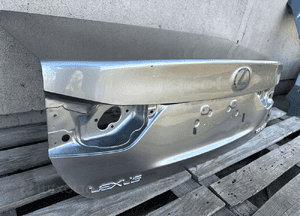 Klapa bagaznika tyl tylna lexus gs iv 4 200T 300H 2012-2020 bardzo ladna 4