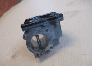 Przepustnica 8200727648 8200987453 nissan renault 3