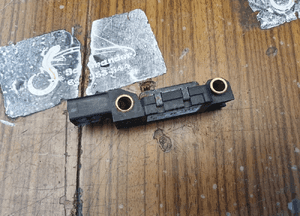 Czujnik 8E0959651 A Uderzenia Czujnik Uderzeniowy Sensor Audi A3 8P A4 B6 B7 A6 C5 15