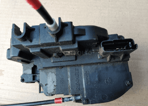 Nissan Note E11 I zamek drzwi przod przedni prawy 4
