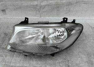 Mercedes Sprinter W910 A910 lampa lewa 1
