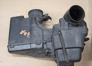 Peugeot 307 1.6 2.0 16V rezonator wlot do filtra powietrza 9639788080  9650677080 4