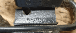 Zawias zawiasy drzwi lewy tył para VW Golf IV 4 1J4833411 5